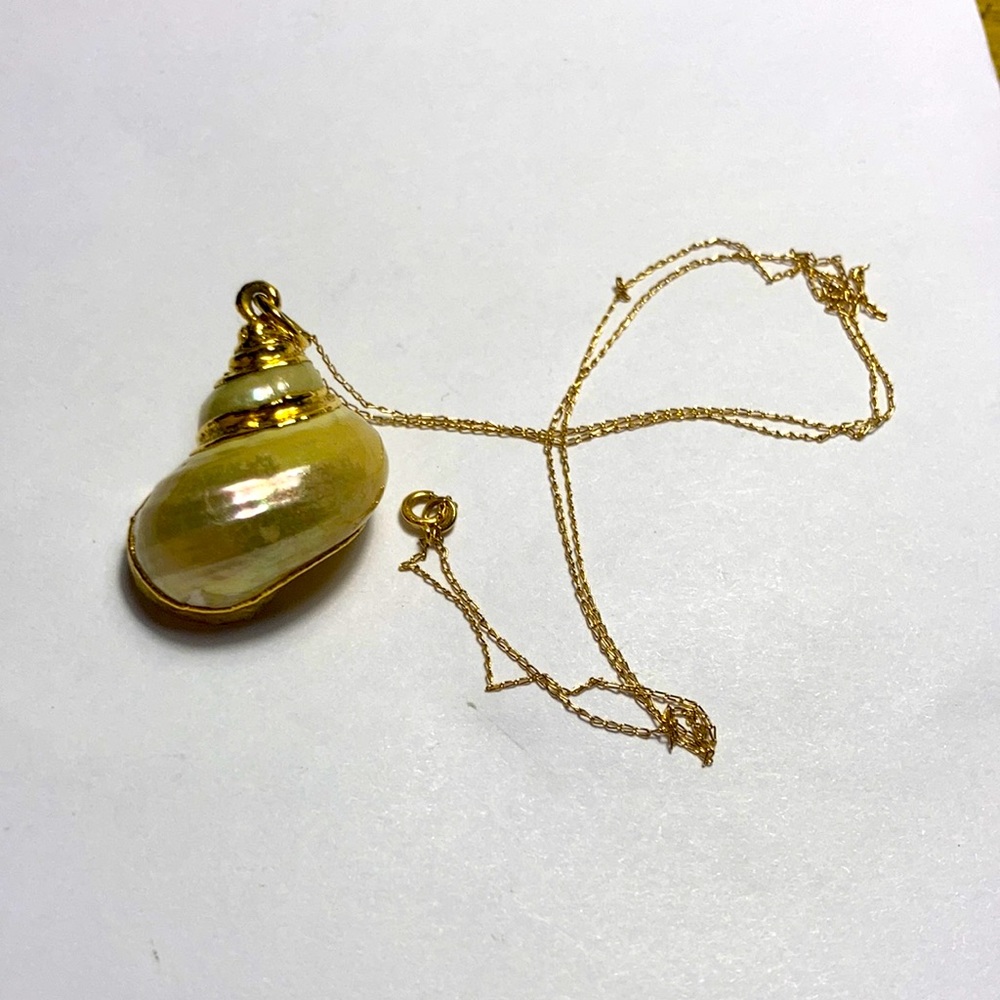 Vintage gold overlay shell Necklace.